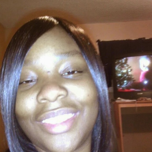 Meet your Posher, Denara - Picture 1 of 1